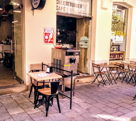 Ресторан гамбургерів “Epic” у Львові – найкращі чізбургери