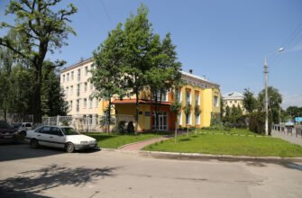 Львівська школа: Ліцей ім. Героїв Крут у Львові