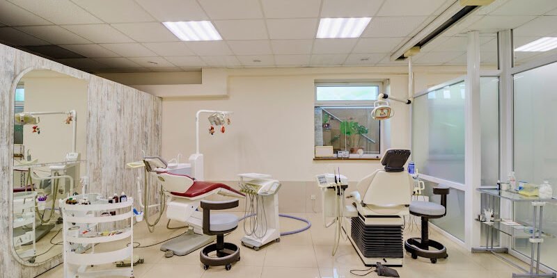 Стоматологічна клініка Green Dental, Львів, Зелена 113