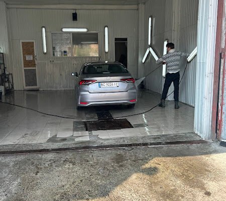 Автомийка у Львові: обрати найкращу для вашого авто