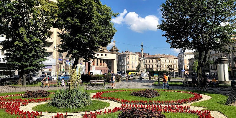 “Квітник у Львові: створіть свій сад мрії”