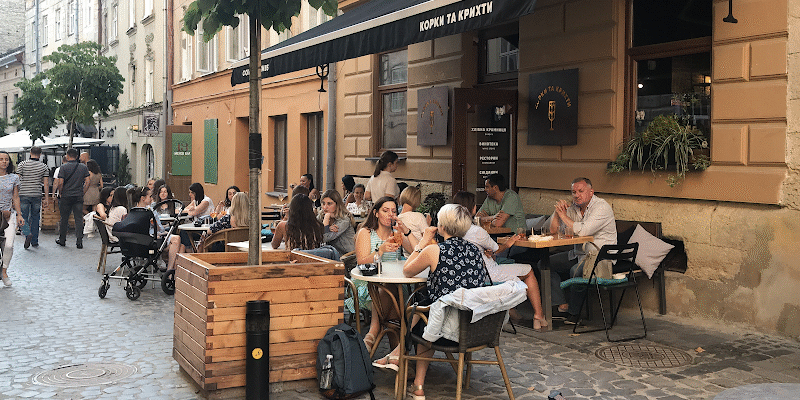 Ресторан “Корки та Крихти” у Львові: вишукана кухня