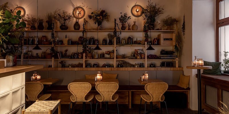 Бар-ферма Інші у Львові: унікальні коктейлі та атмосфера