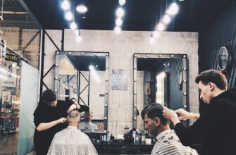 Чоловіча перукарня Schwager Barbershop у Львові