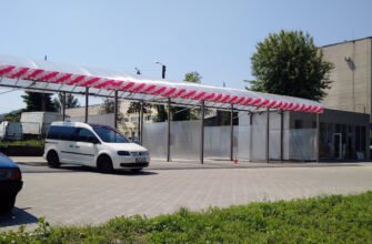 Автомийка самообслуговування LuxWash у Львові.