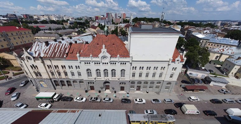 Драматичний театр Лесі у Львові: історія і сучасність