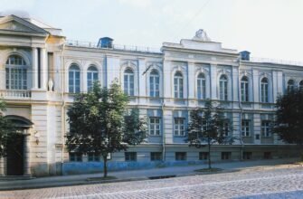 Національний музей літератури України: скарби письменницької спадщини