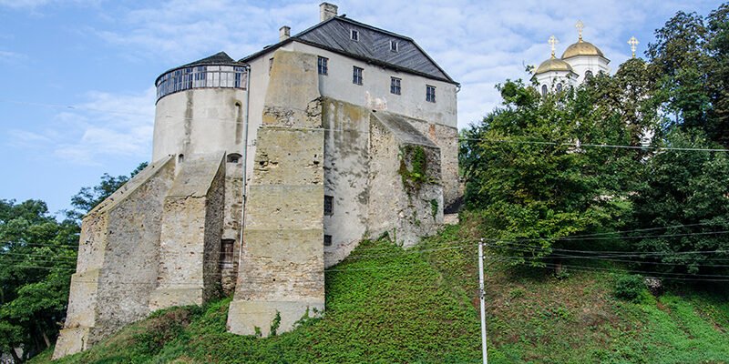 Острозький краєзнавчий музей: Історія в зображеннях для вас!