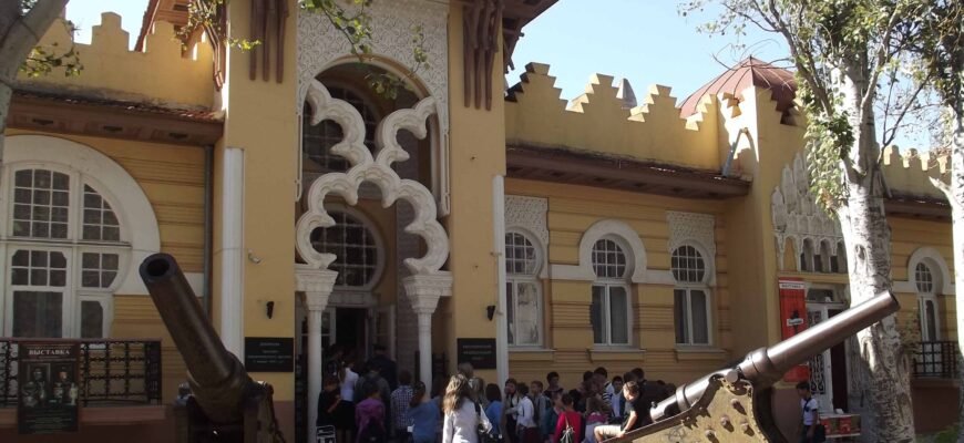 Евпаторійський краєзнавчий музей: Історія та колекції для відвідувачів Евпаторійський краєзнавчий музей: Історія та колекції для відвідувачів