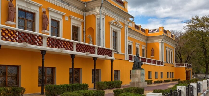 Відкрийте Таємниці Музею Айвазовського у Феодосії: Шедеври та Історія
