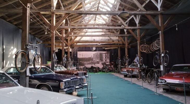 Ретро Гараж Музей Транспорту: Подорож у Світ Старовинних Авто