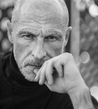 Юрій Іздрик: Біографія видатного українського письменника та митця