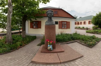 Літературно-меморіальний музей Лесі Українки: історія та експозиція