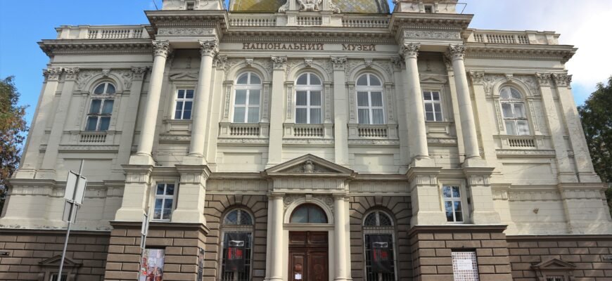 Відвідайте Музей Шептицького у Львові: історія, експонати, факти
