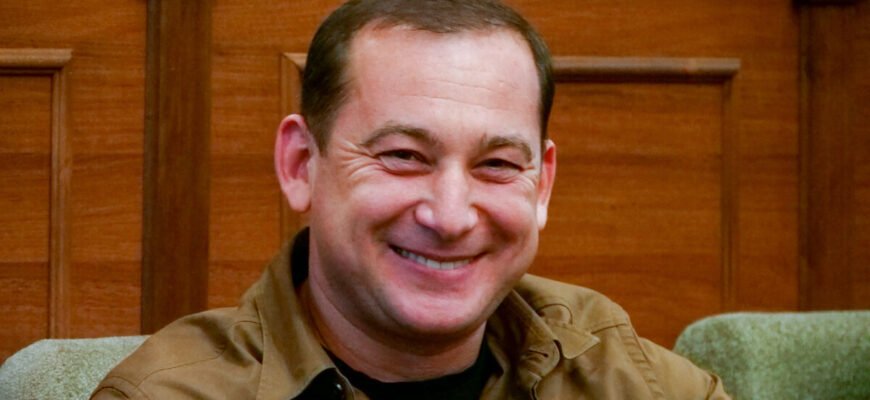 Біографія Кватирка Олександра Михайловича: Життєвий Шлях і Діяльність