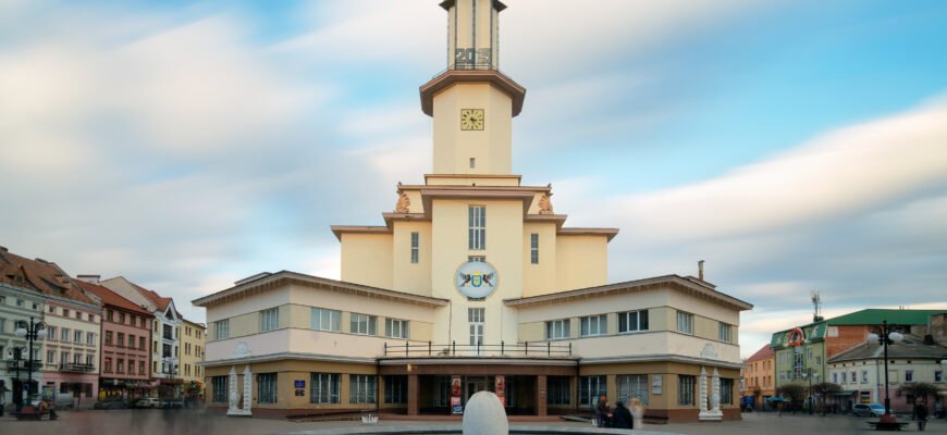 Краєзнавчий музей Івано-Франківська: історія, експозиції, відвідування