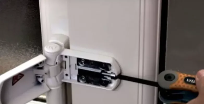 Як відрегулювати пластикові двері вхідні: ефективні поради