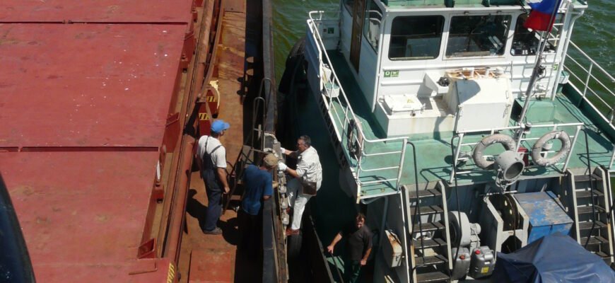 Хто такий лоцман: роль і обов’язки морського навігатора