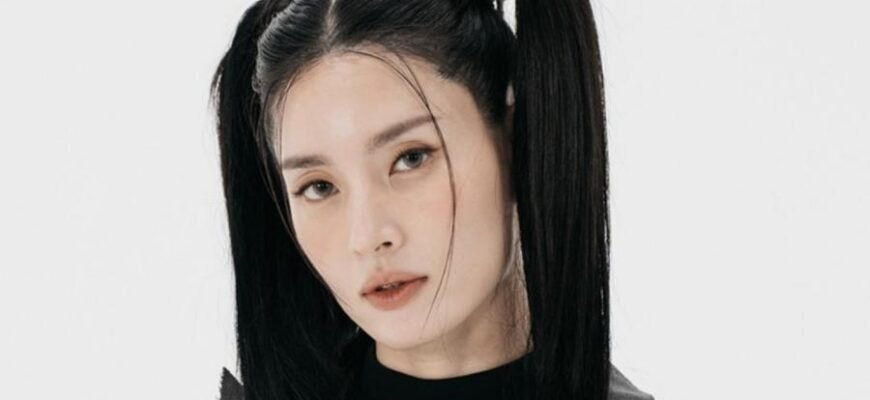 Моніка Ші: Як Досягти Успіху Завдяки Її Стратегіям та Досвіду Моніка Ші: Як Досягти Успіху Завдяки Її Стратегіям та Досвіду