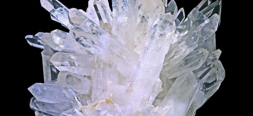 Що таке кристал: визначення, властивості та застосування в житті Що таке кристал: визначення, властивості та застосування в житті