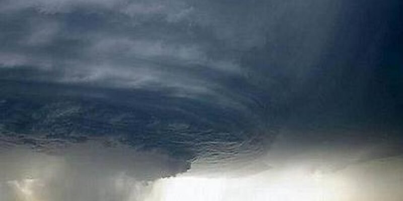 Що таке ураган: визначення, причини виникнення та наслідки