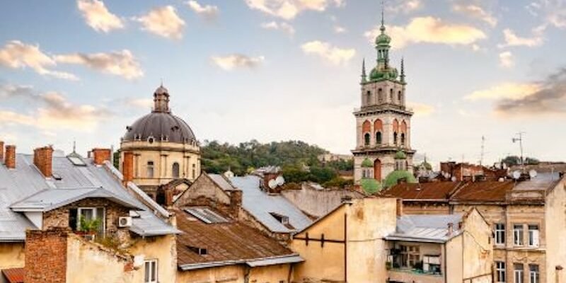 Таксі Ужгород – Львів: зручний трансфер між Закарпаттям і Галичиною