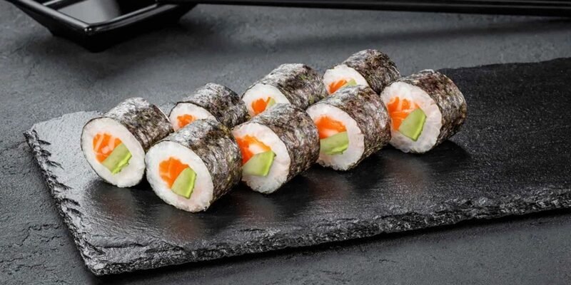 Макі, футомакі та роли – що краще замовити?