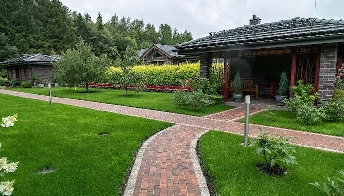 Уход за тротуарной плиткой: практические рекомендации для долгой службы покрытия