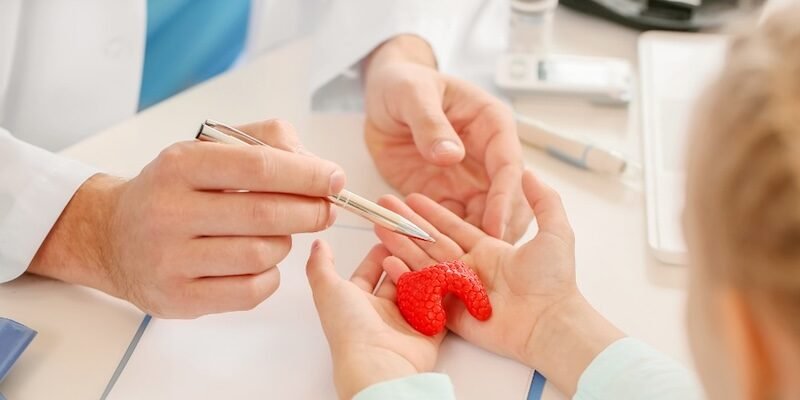 Платный эндокринолог: как выбрать профессиональную помощь через OmegaMC