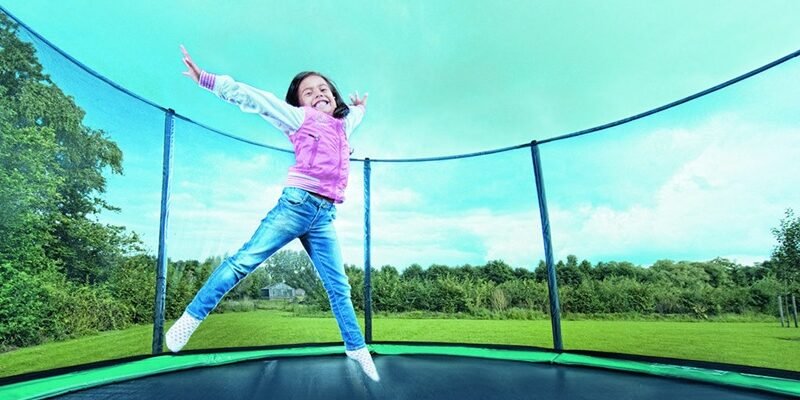 Батути для дітей: як обрати якісний виріб для розваг