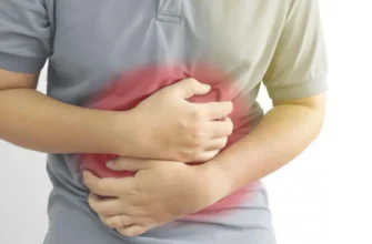 Як відновити травлення після антибіотиків, отруєнь чи свят: що пити першим