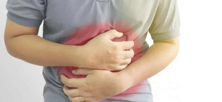 Як відновити травлення після антибіотиків, отруєнь чи свят: що пити першим