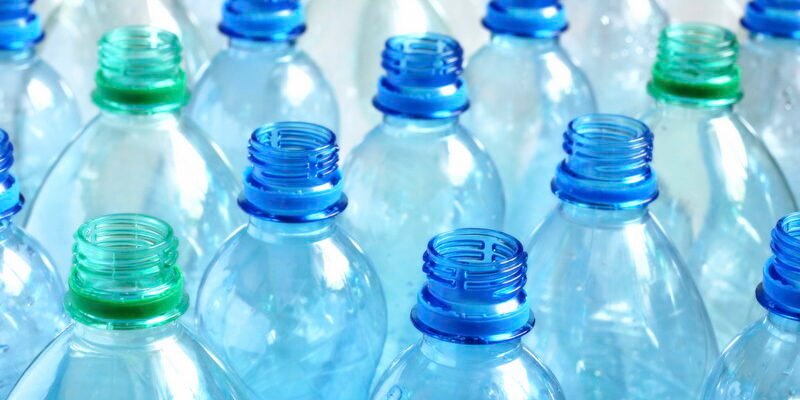 Как выгодно купить пластиковые бутылки для бизнеса и производства