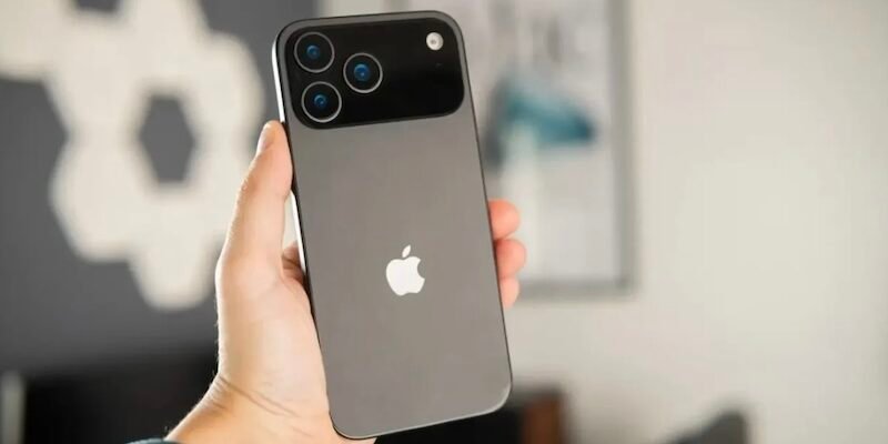 Техніка Apple в Україні: де зручно та вигідно придбати «яблучні» гаджети