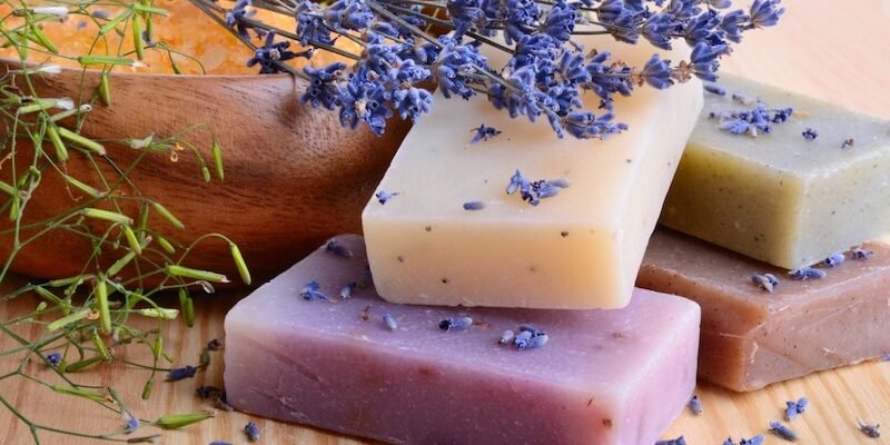 Чим тверде мило відрізняється від рідкого: що краще?