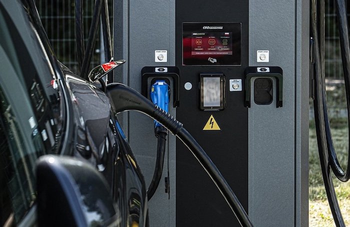 зарядні станції