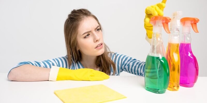 Влияние косметики и бытовой химии на развитие дерматита