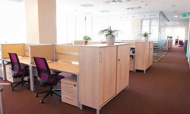 Шафи в open space: ворог комунікації чи її рятівник?