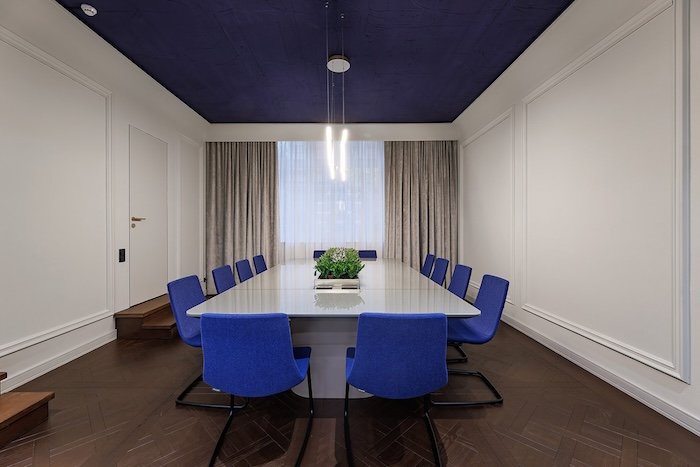 готель у центрі Львова