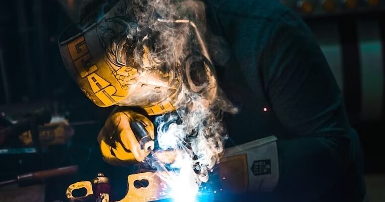 Інтернет-магазин для зварювальників: широкий вибір обладнання та аксесуарів для зварювання
