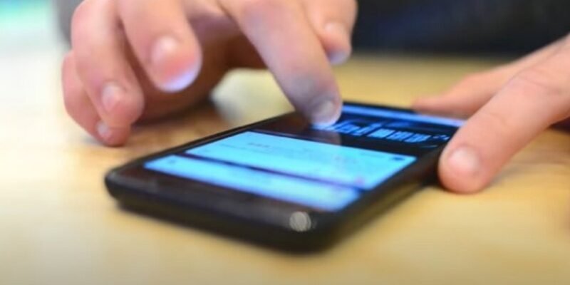 Смартфон замість касового апарату: як технологія Tap to Pay замінює традиційні POS-термінали для малого бізнесу