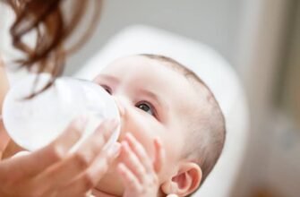 Чи потрібна немовляті вода: питний режим дитини першого року життя