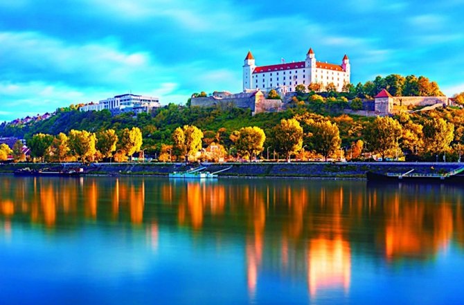 Словацький технічний університет у Братиславі